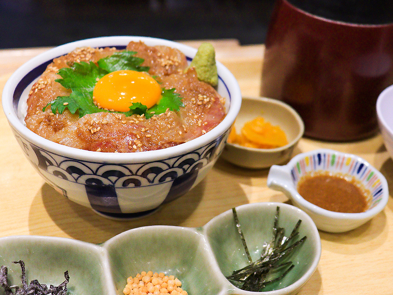 おいしいの極み…!真鯛の胡麻だれ丼