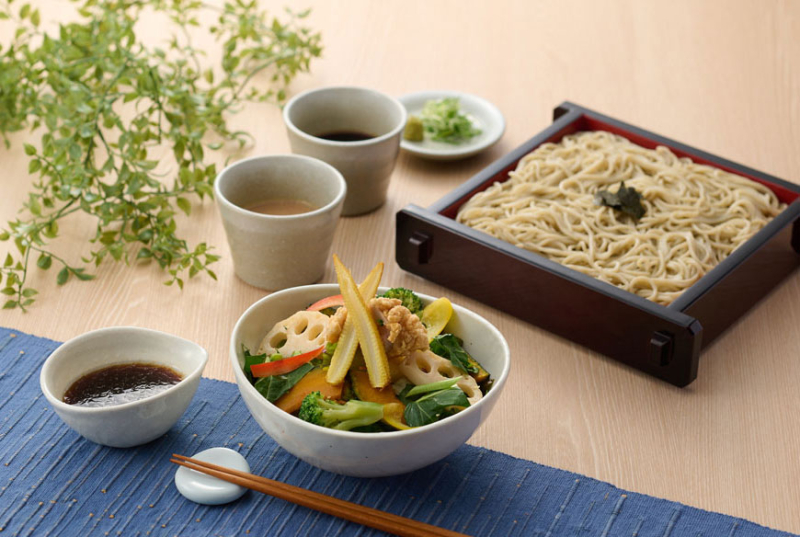 そばと野菜サラダの和みセット