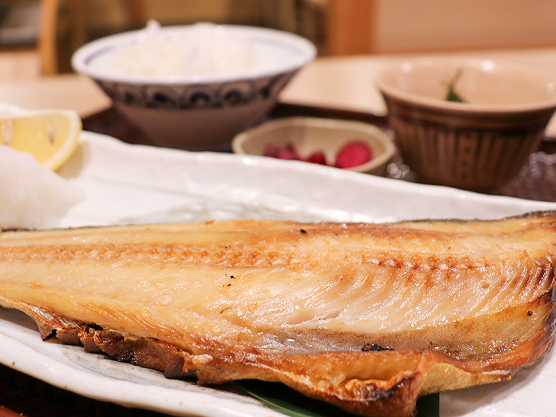 脂がのってふっくらジューシー!縞ホッケ定食