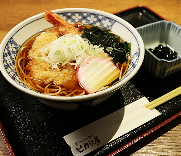 大晦日だけの特別メニュー。ヒカリ屋「年越しそば」限定販売